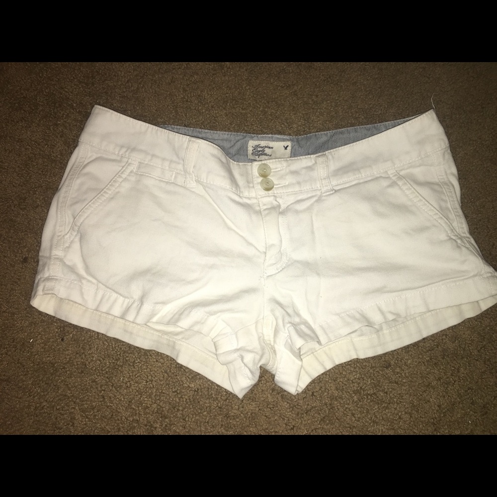 AE white short shorts